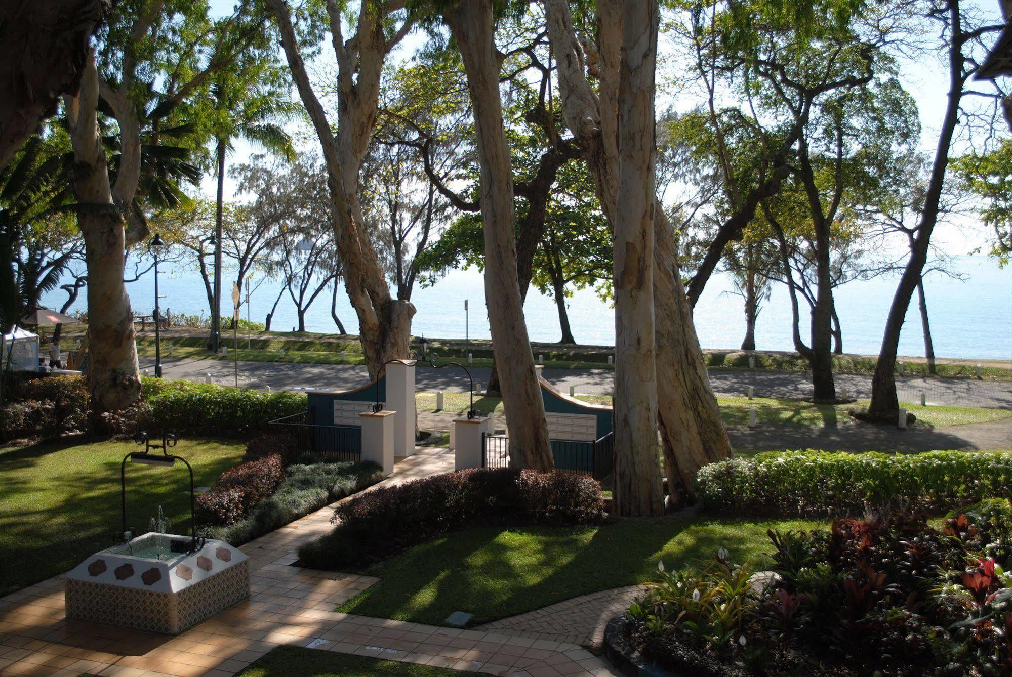 Beachview Apartments At Villa Paradiso Palm Cove Eksteriør billede